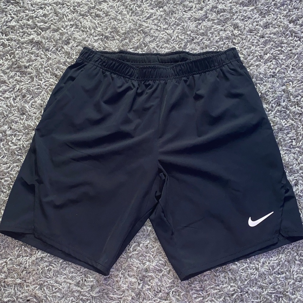 Nike Men’s DRI-FIT size M black Shorts